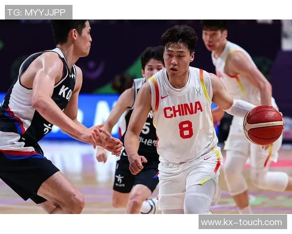 篮球明星在赛场上泪洒球场背后的故事与坚持的心路历程